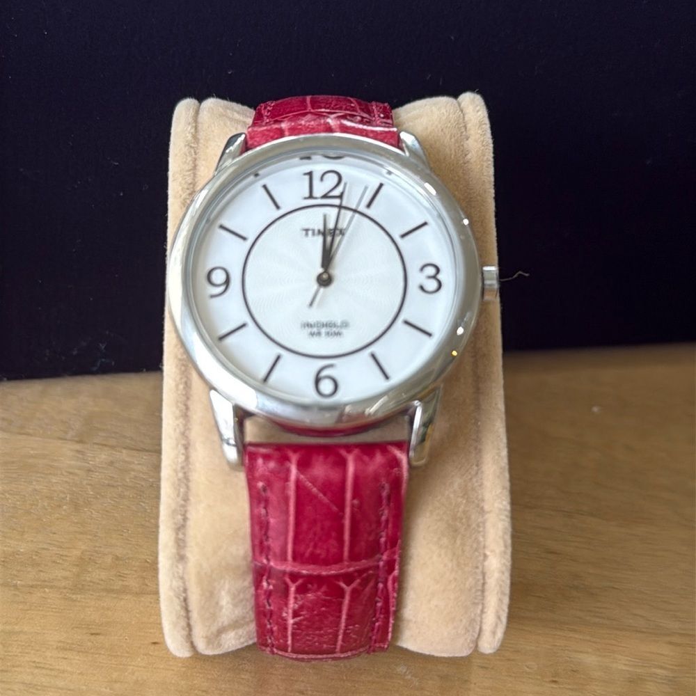 Timex Croc embossed Red Leather Strap Watch GUC - Picture 2 of 14